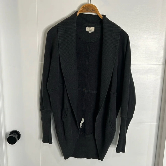 Aritzia Sweaters - 🚩 Aritzia Wilfred distressed black cardigan size XXS